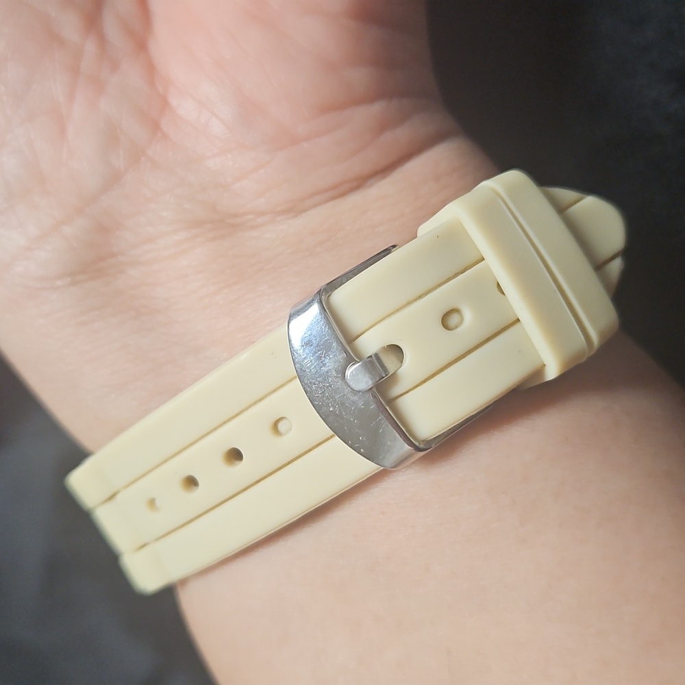 Ladies Watch - Picture 2 of 5